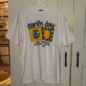 Vintage 90’s Earth Day White T-Shirt